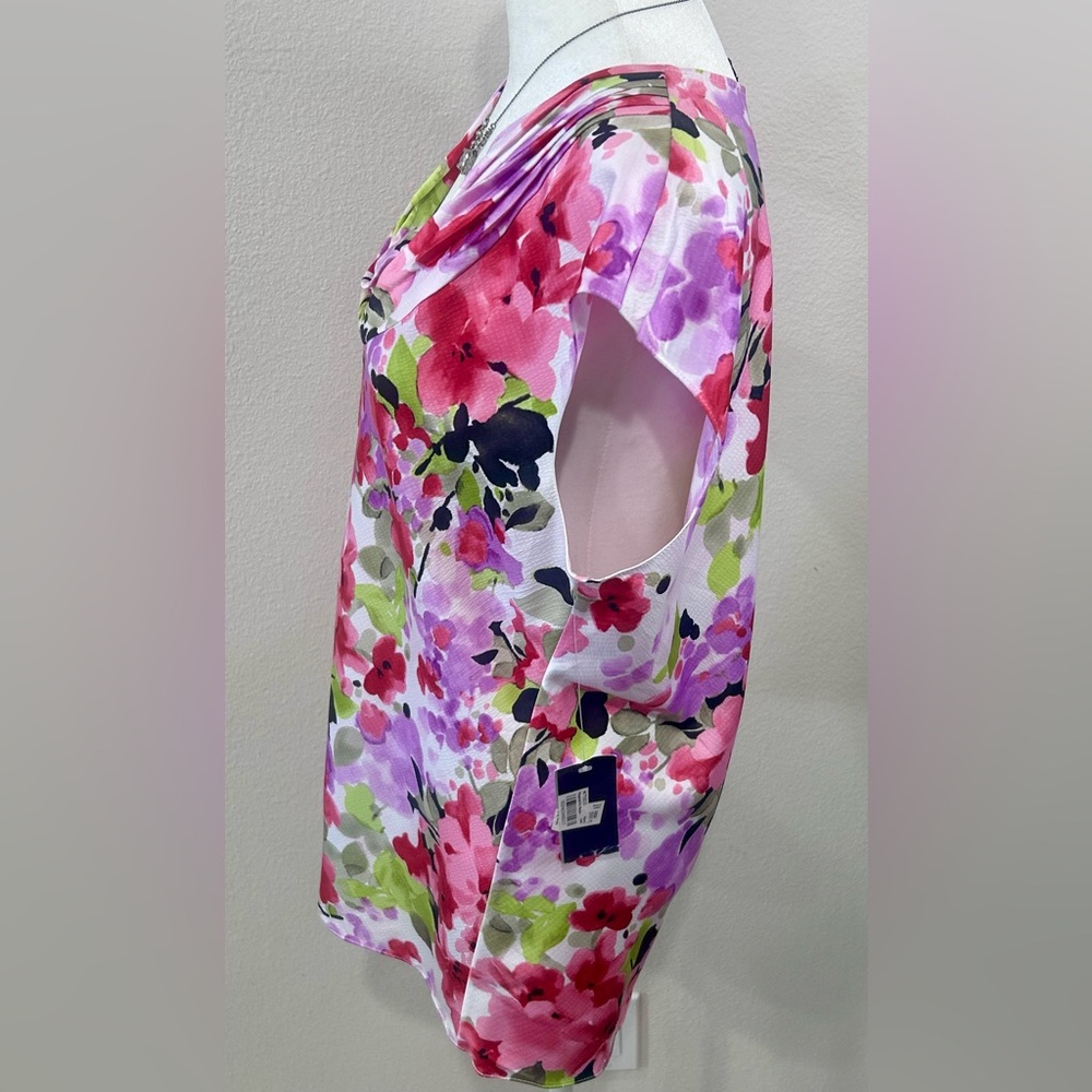 🩷”Anne Klein” NWT Multi Color Pink/Lavender Floral Cowl Neck Short Sleeve Blouse - Picture 3 of 12